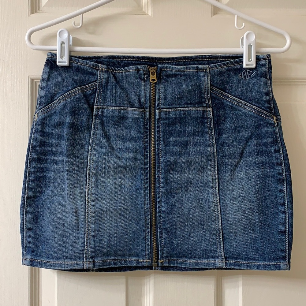 🌷3 for $25🌷Abercrombie & Fitch, US 2, Blue Denim Front Zipper Mini Skirt